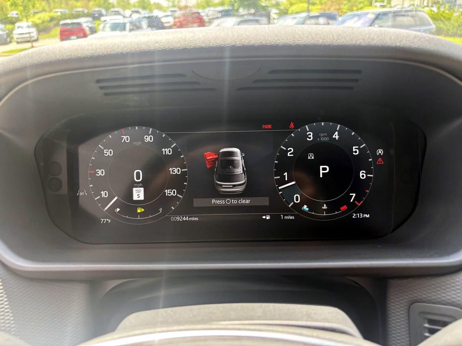 Used 2025 Land Rover Discovery Dynamic SE AWD/4WD image 13