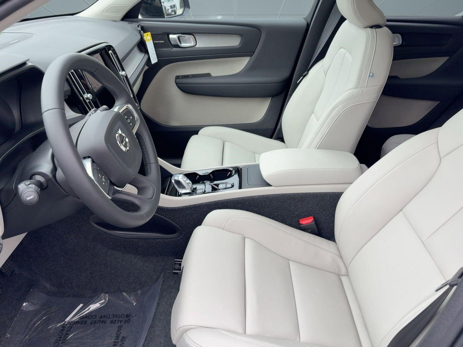 New 2026 Volvo XC40 B5 Ultra w/ Protection Package image 5