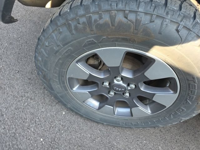 Used 2018 Jeep Wrangler Unlimited Sahara w/ Cold Weather Group AWD/4WD image 8
