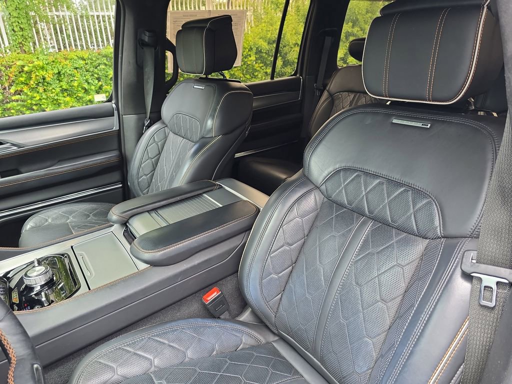 Used 2023 Jeep Grand Wagoneer Series III image 23