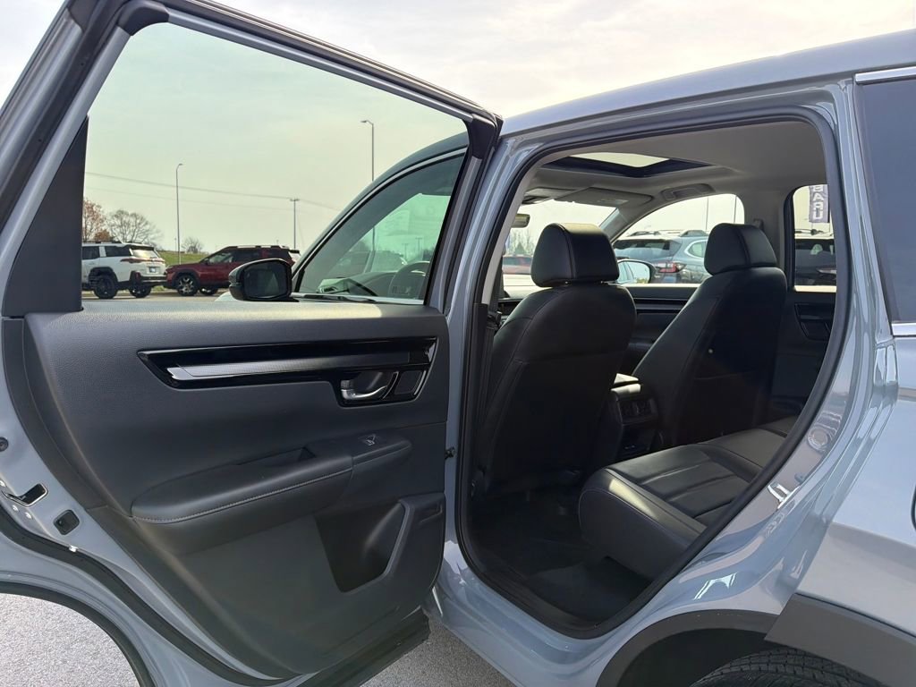 Used 2025 Honda CR-V EX-L image 26