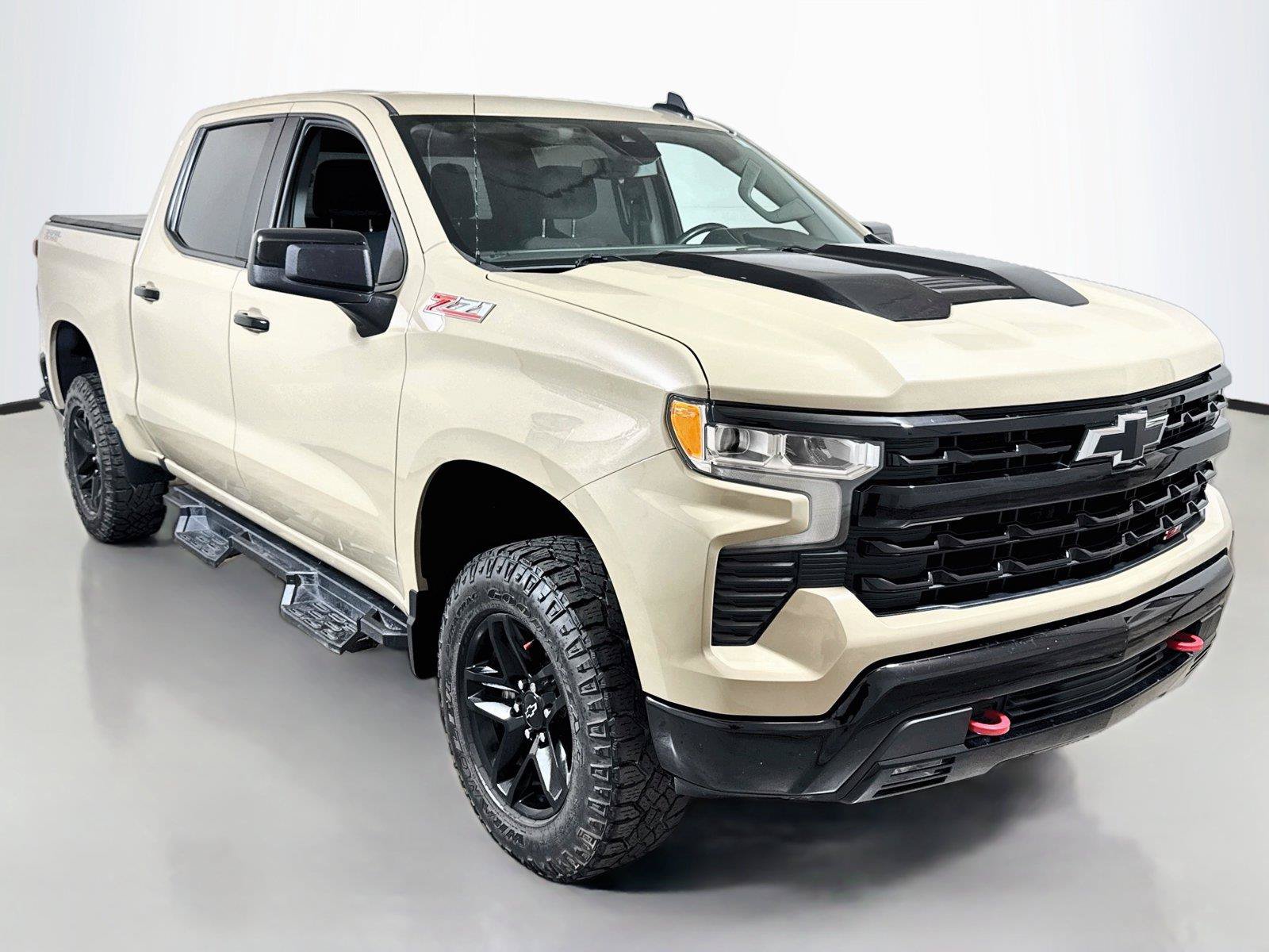 Used 2022 Chevrolet Silverado 1500 LT Trail Boss w/ Protection Package AWD/4WD image 3