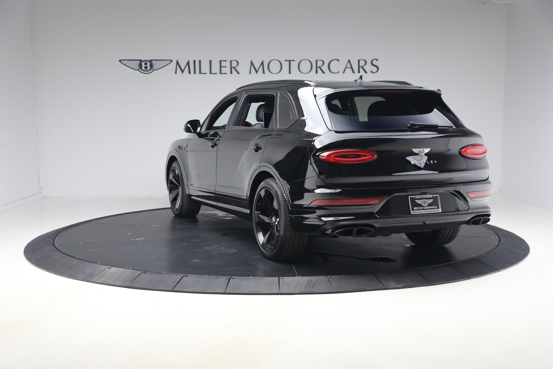 Used 2023 Bentley Bentayga Extended Wheelbase image 5