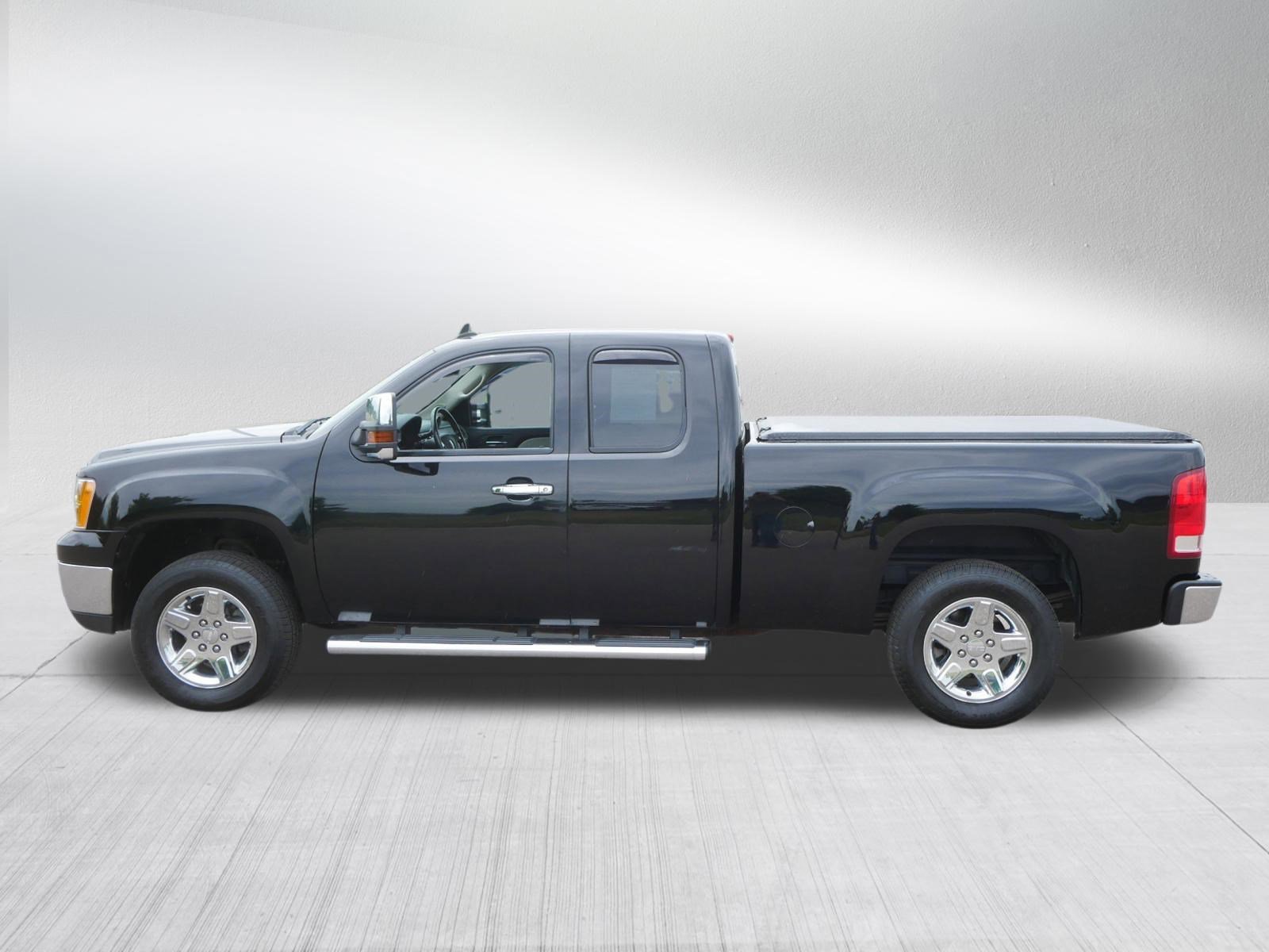 Used 2011 GMC Sierra 1500 SLT w/ All-Terrain Package AWD/4WD image 4