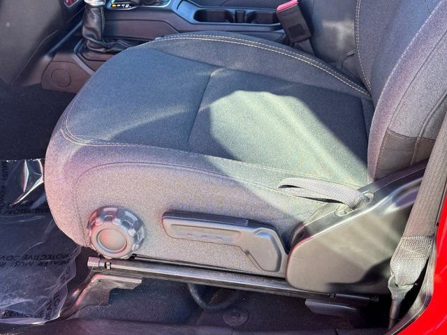 Used 2024 Jeep Wrangler Unlimited image 13