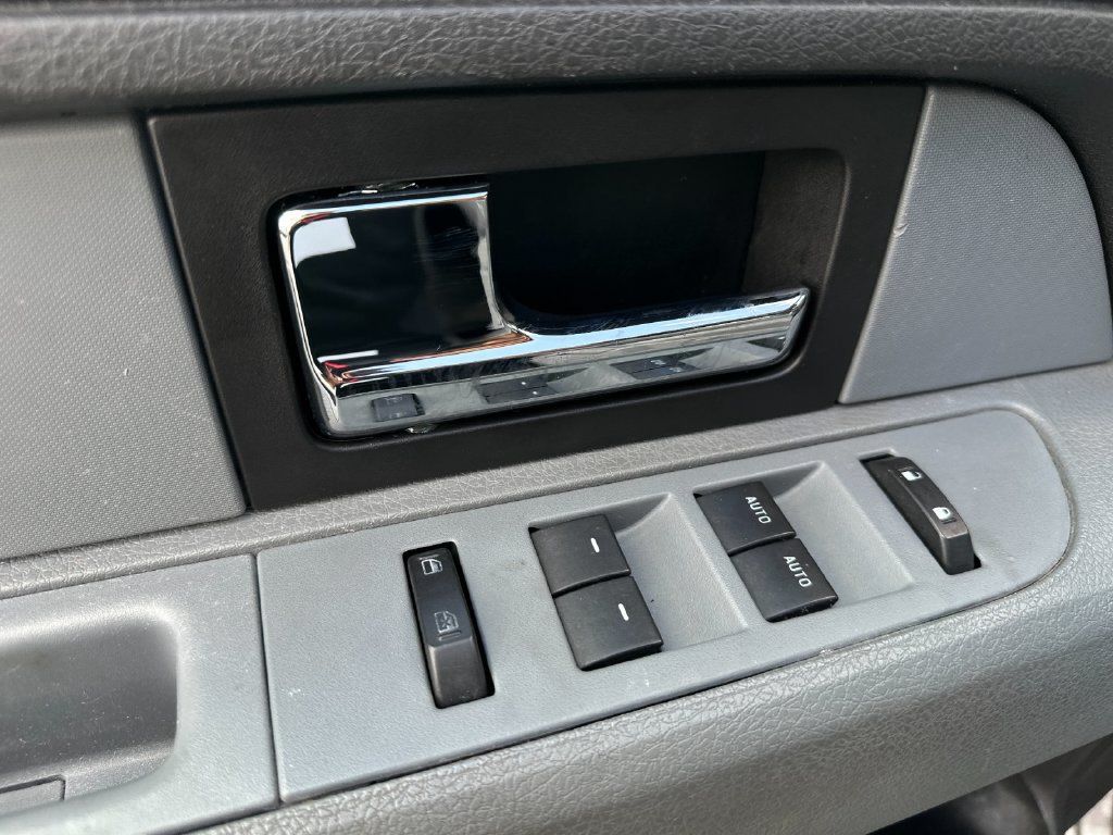Used 2013 Ford F150 XLT w/ Luxury Equipment Group RWD image 10