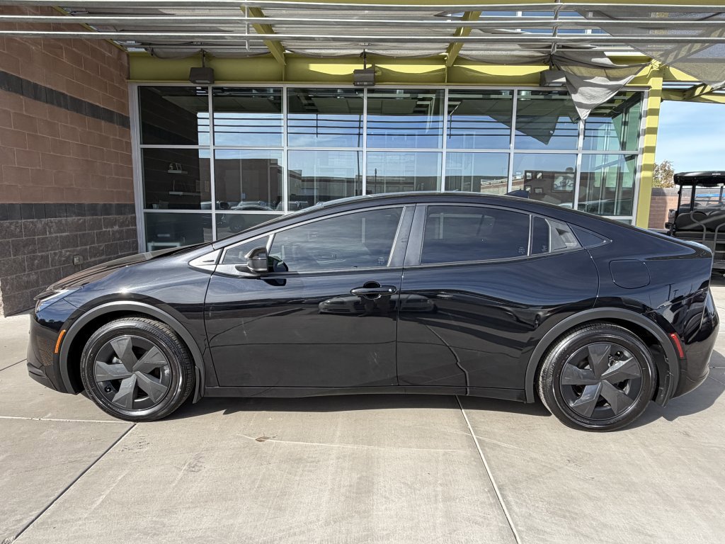 Used 2023 Toyota Prius Prime SE image 7