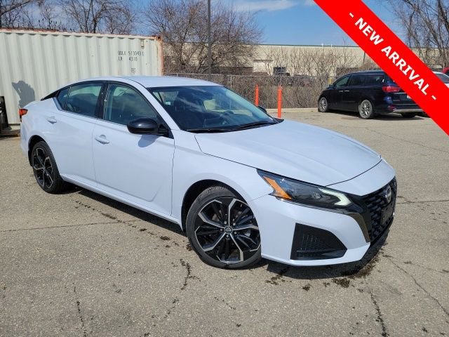 Used 2023 Nissan Altima 2.5 SR image 1