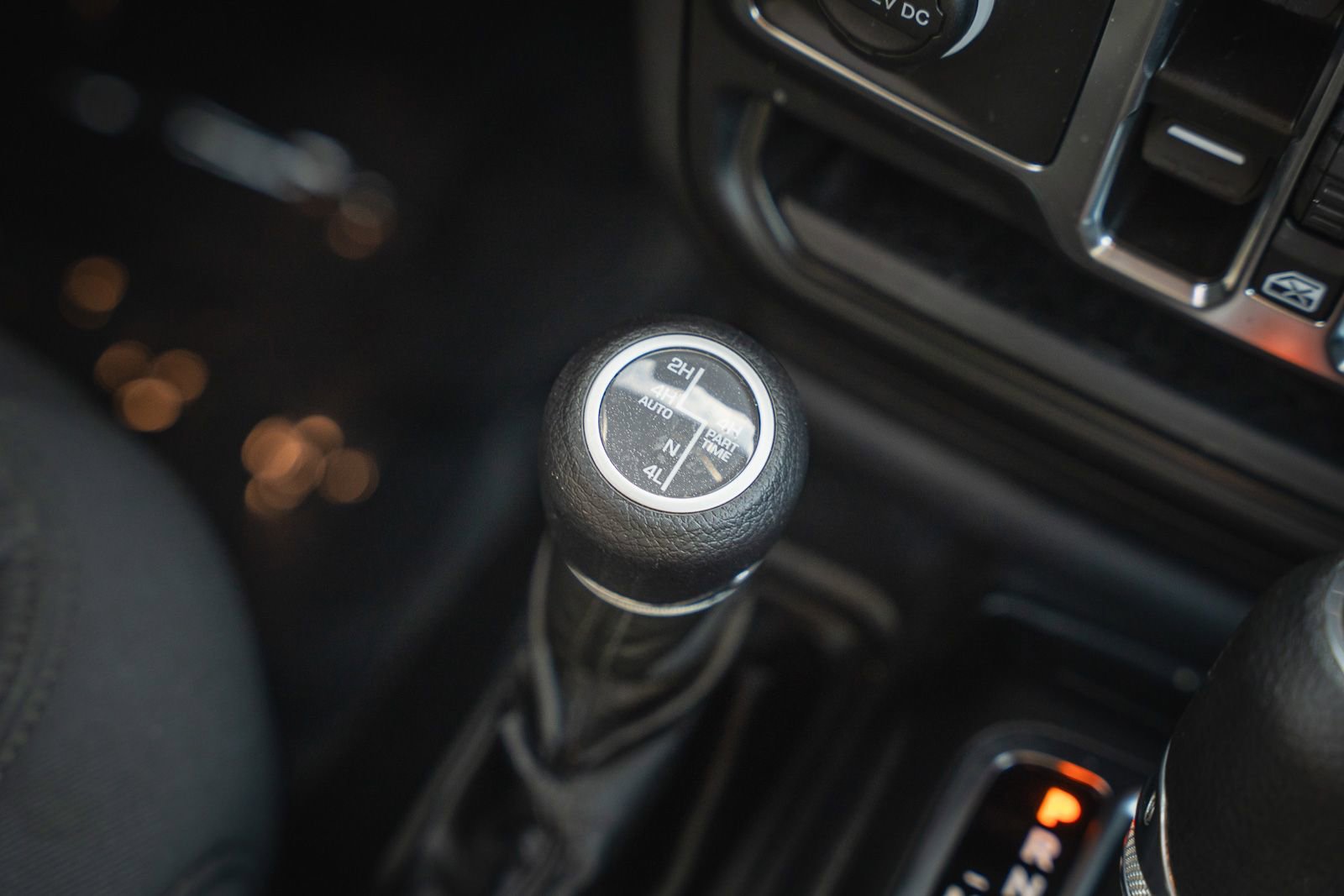 Used 2023 Jeep Wrangler Unlimited w/ Sun & Screen Package image 38