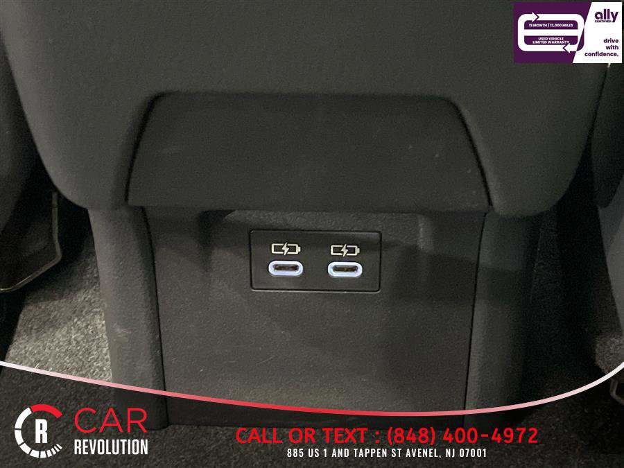 Used 2023 Toyota Prius LE FWD image 38