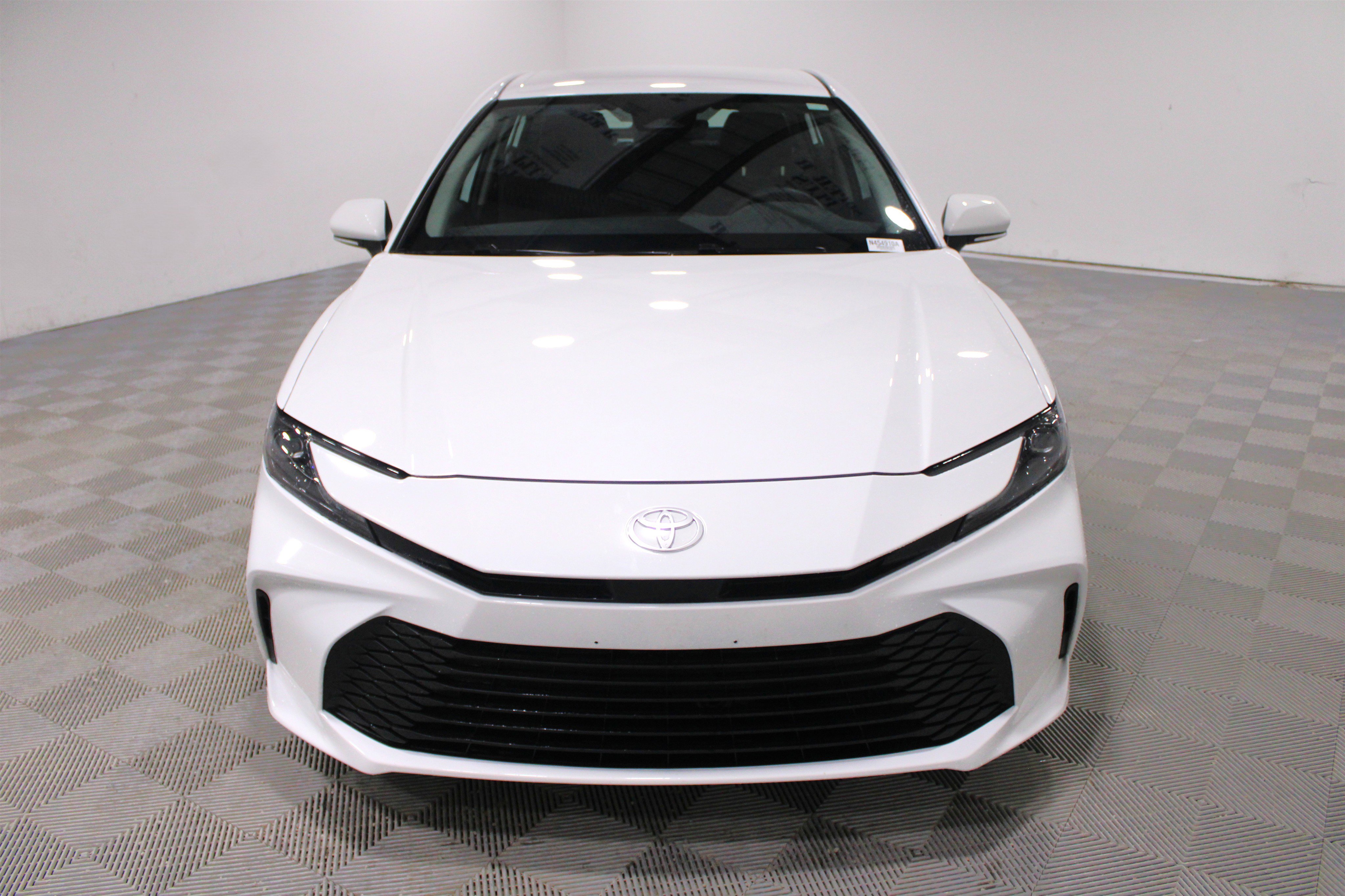 Used 2025 Toyota Camry LE w/ Convenience Package image 32