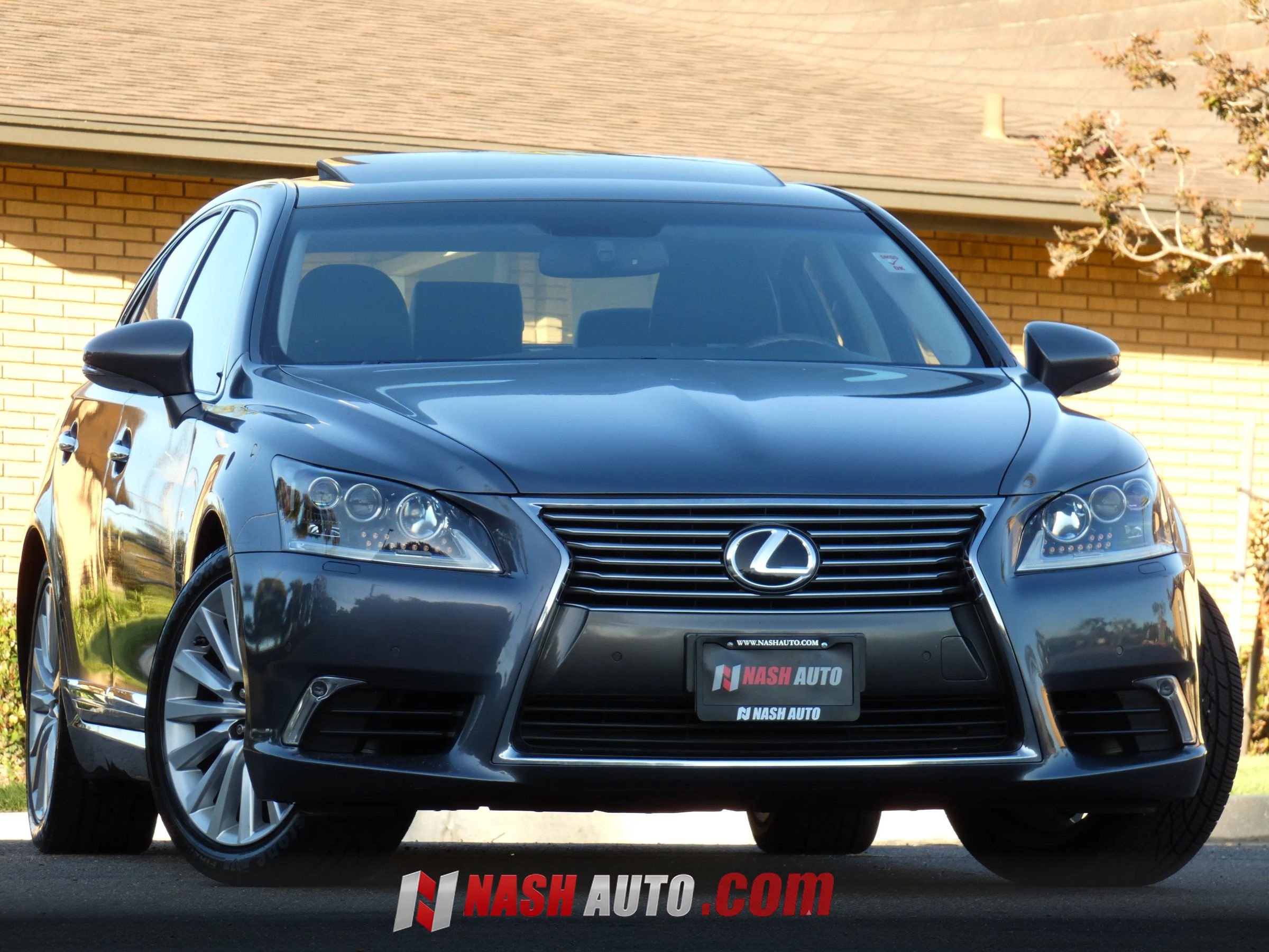 Used 2013 Lexus LS 460 w/ Ultra Luxury Pkg RWD image 3