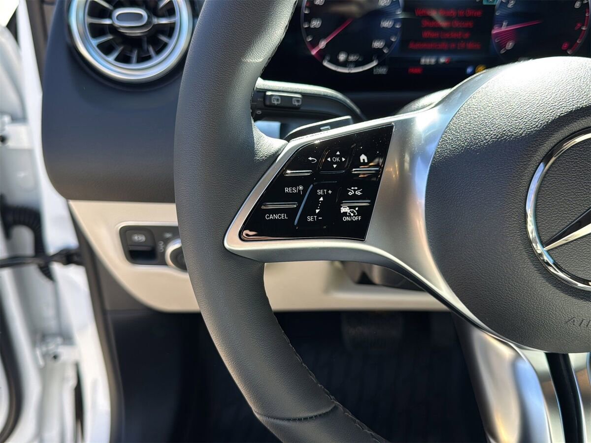 New 2026 Mercedes-Benz GLB 250 image 15