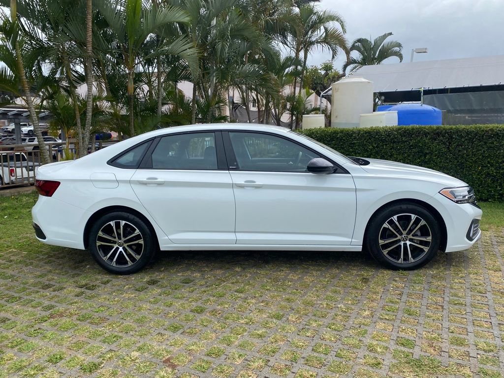 Used 2024 Volkswagen Jetta Sport image 8