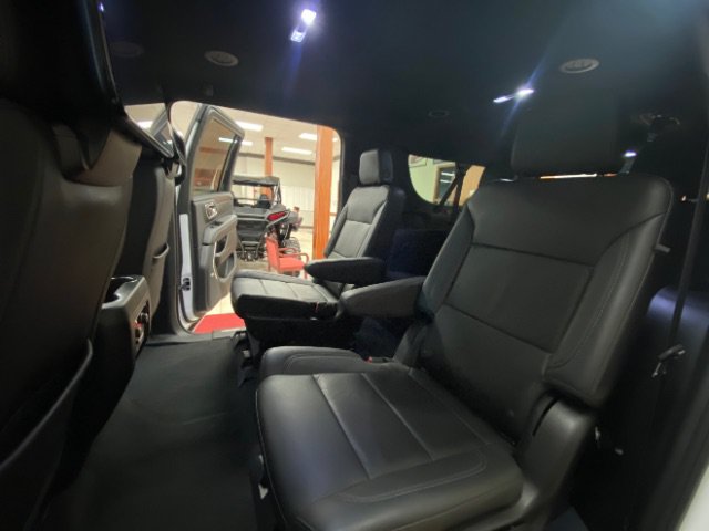 Used 2024 Chevrolet Suburban LT w/ Luxury Package AWD/4WD image 14