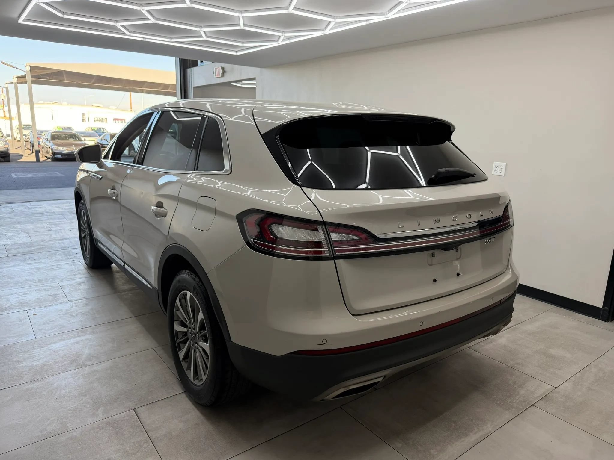 Used 2020 Lincoln Nautilus FWD w/ Equipment Group 101A image 5