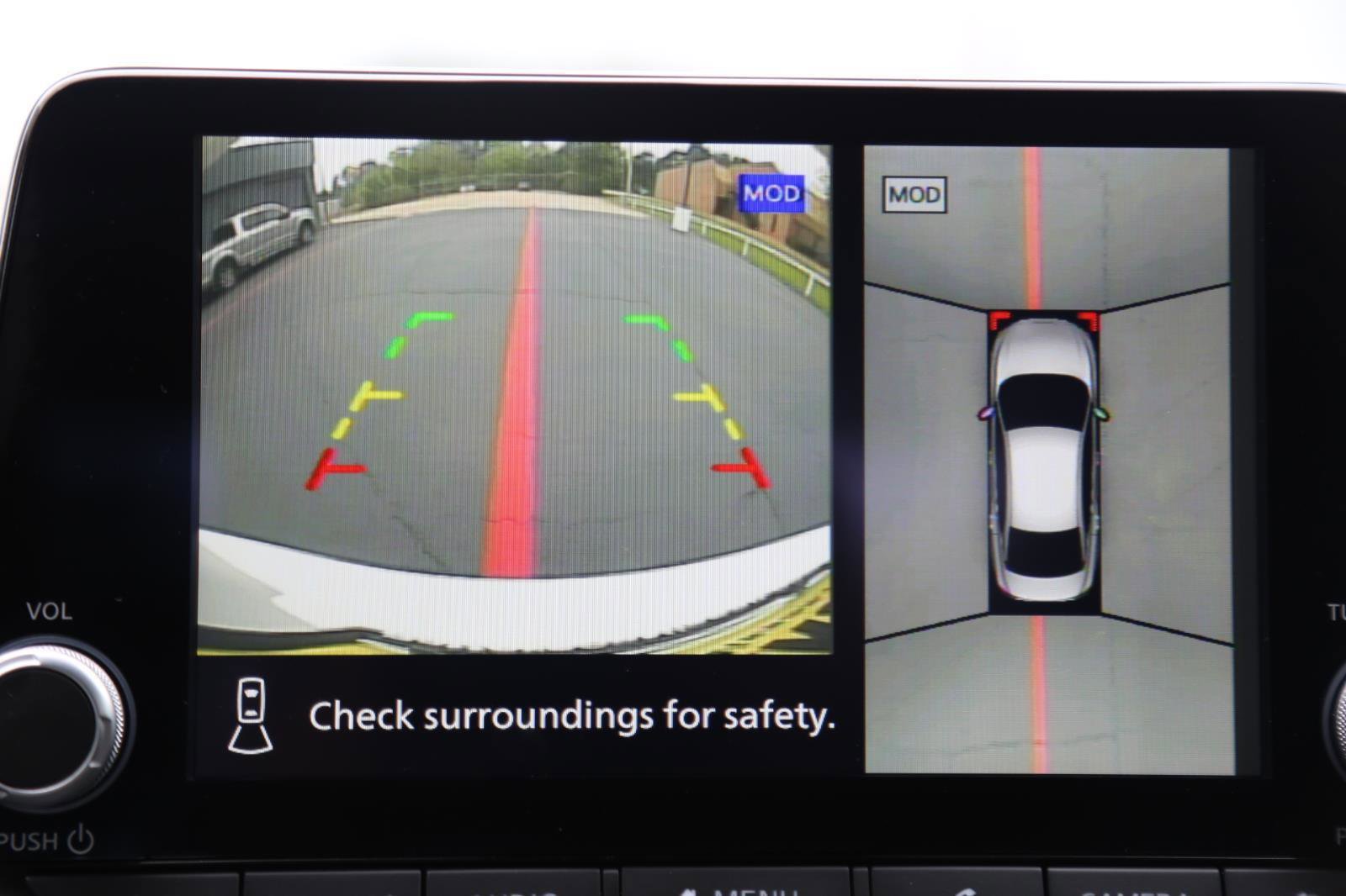 Used 2025 Nissan Sentra SR w/ SR Premium Package image 12