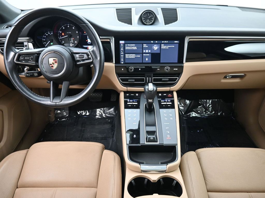 Certified 2023 Porsche Macan AWD/4WD image 6