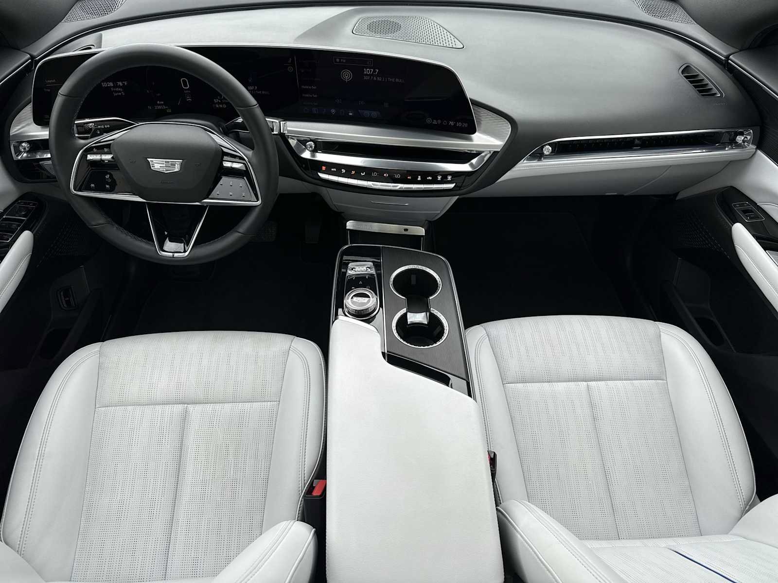 Certified 2024 Cadillac Lyriq Luxury AWD/4WD image 21