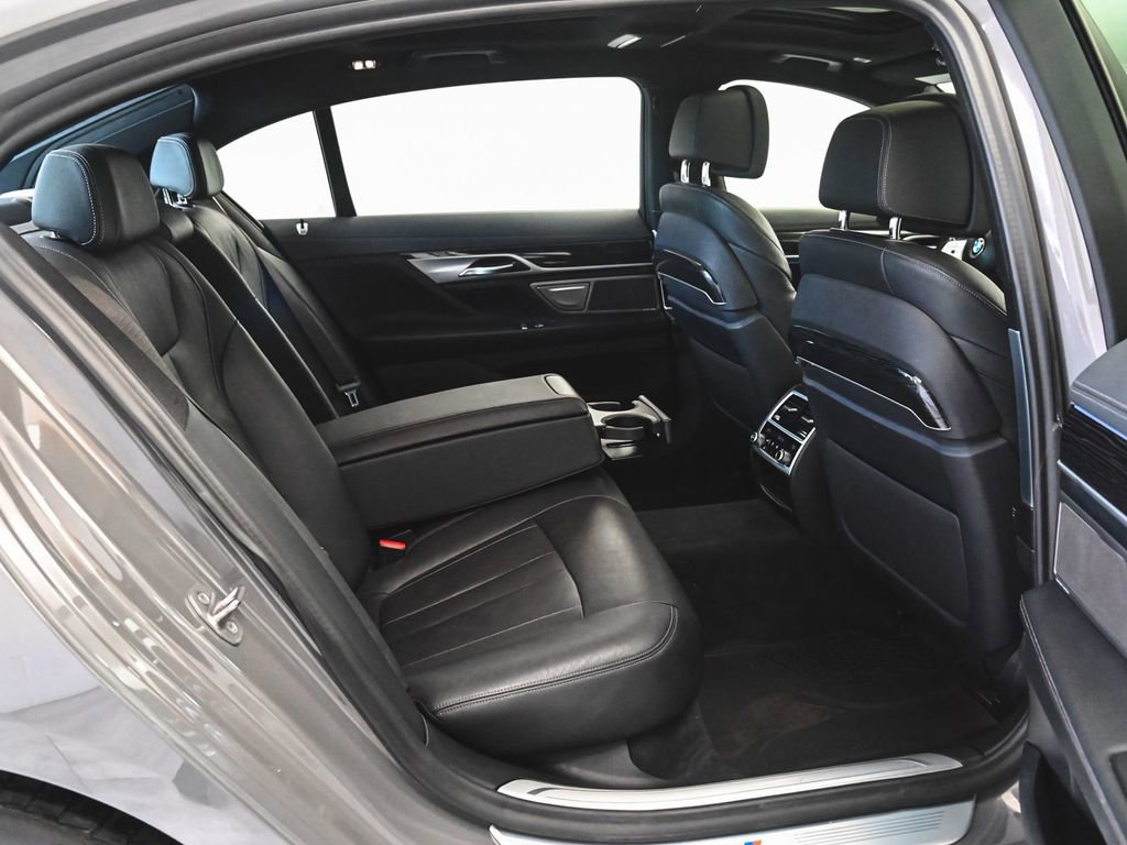 Used 2022 BMW 740i xDrive w/ M Sport Package image 36