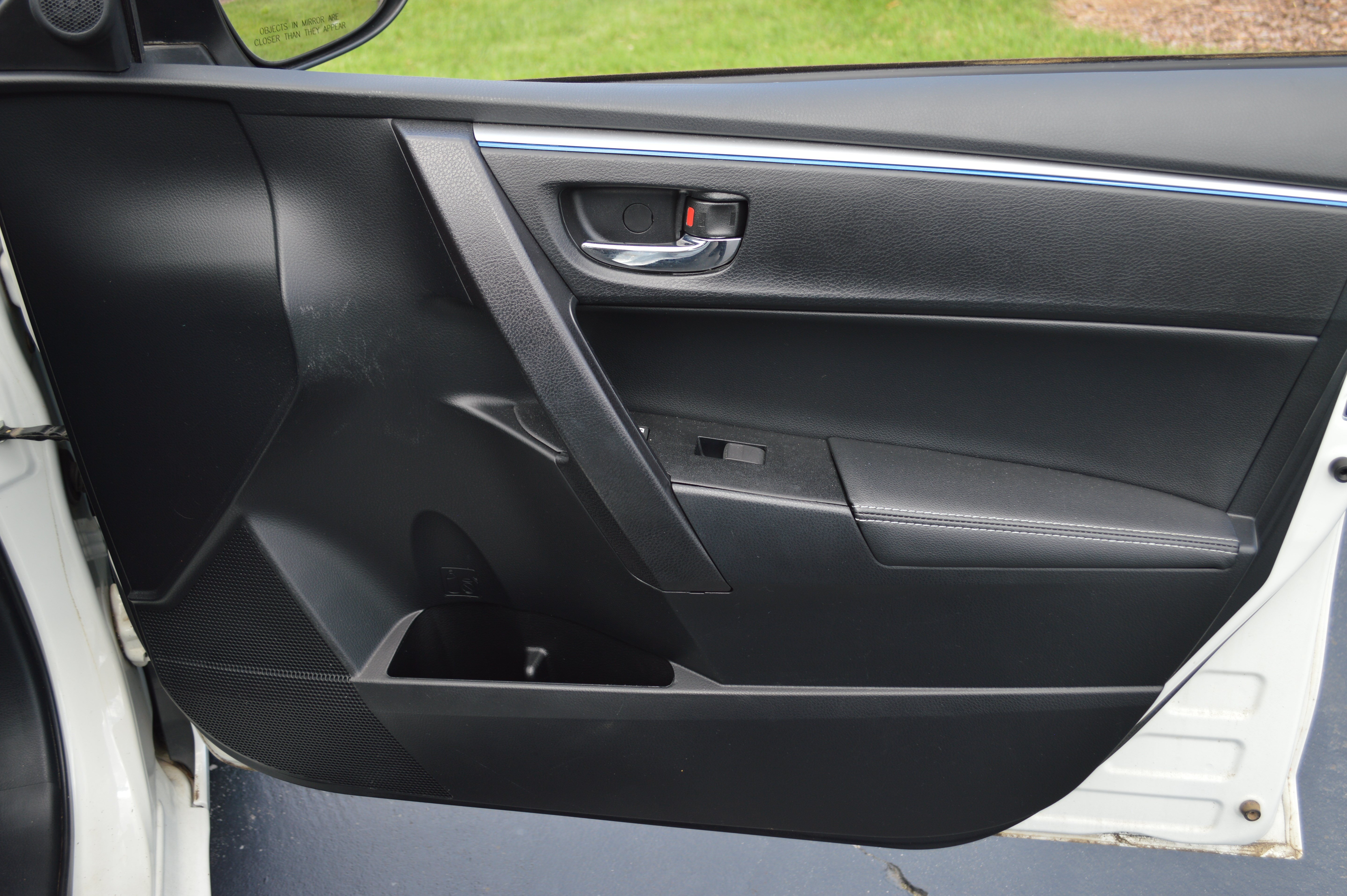 Used 2015 Toyota Corolla S FWD image 36