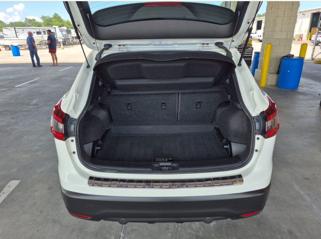 Used 2020 Nissan Rogue Sport S FWD image 9