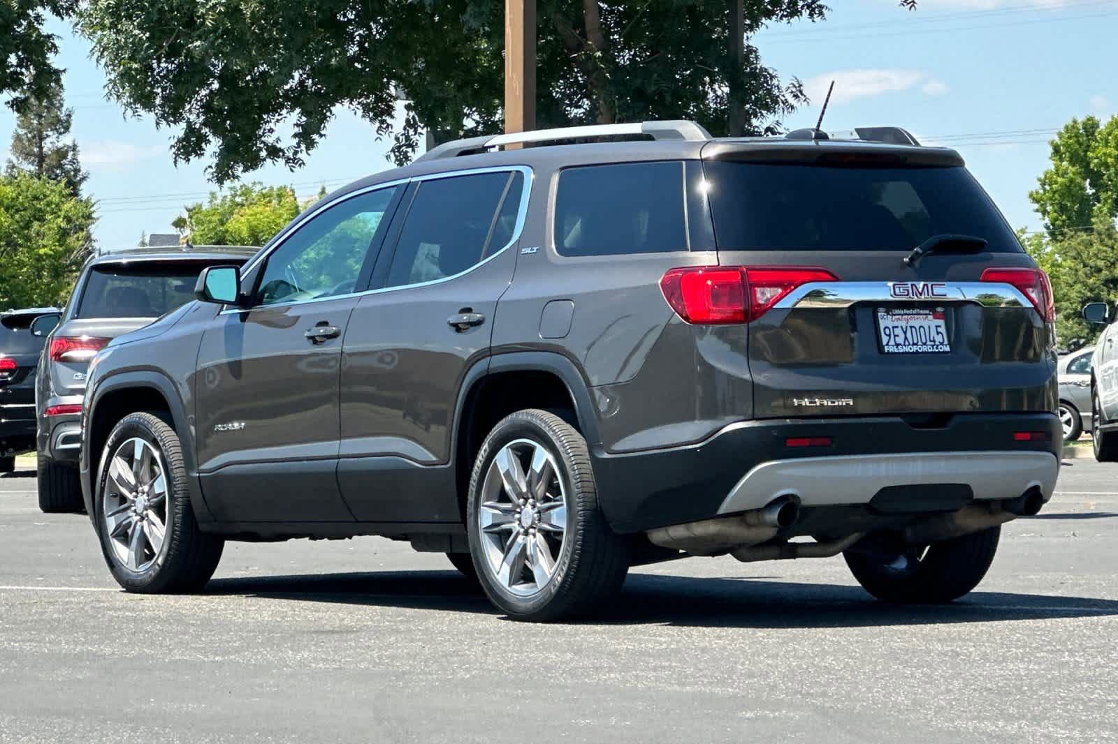 Used 2019 GMC Acadia SLT w/ LPO, Cargo Package FWD image 6