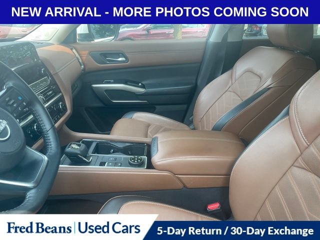 Used 2023 Nissan Pathfinder Platinum w/ Lighting Package (N93) AWD/4WD image 11