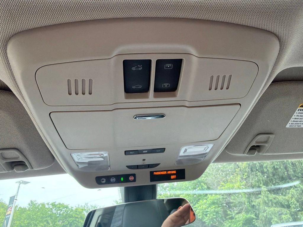Used 2019 Buick Envision Essence AWD/4WD image 29