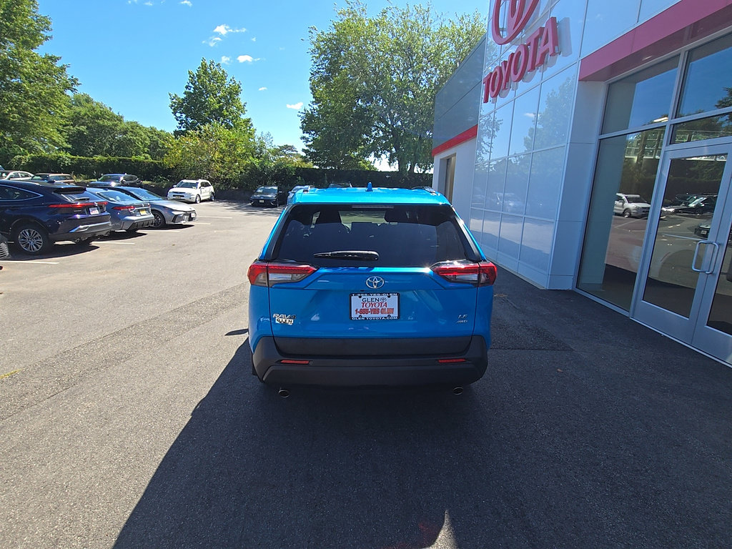 Certified 2021 Toyota RAV4 LE AWD/4WD image 4