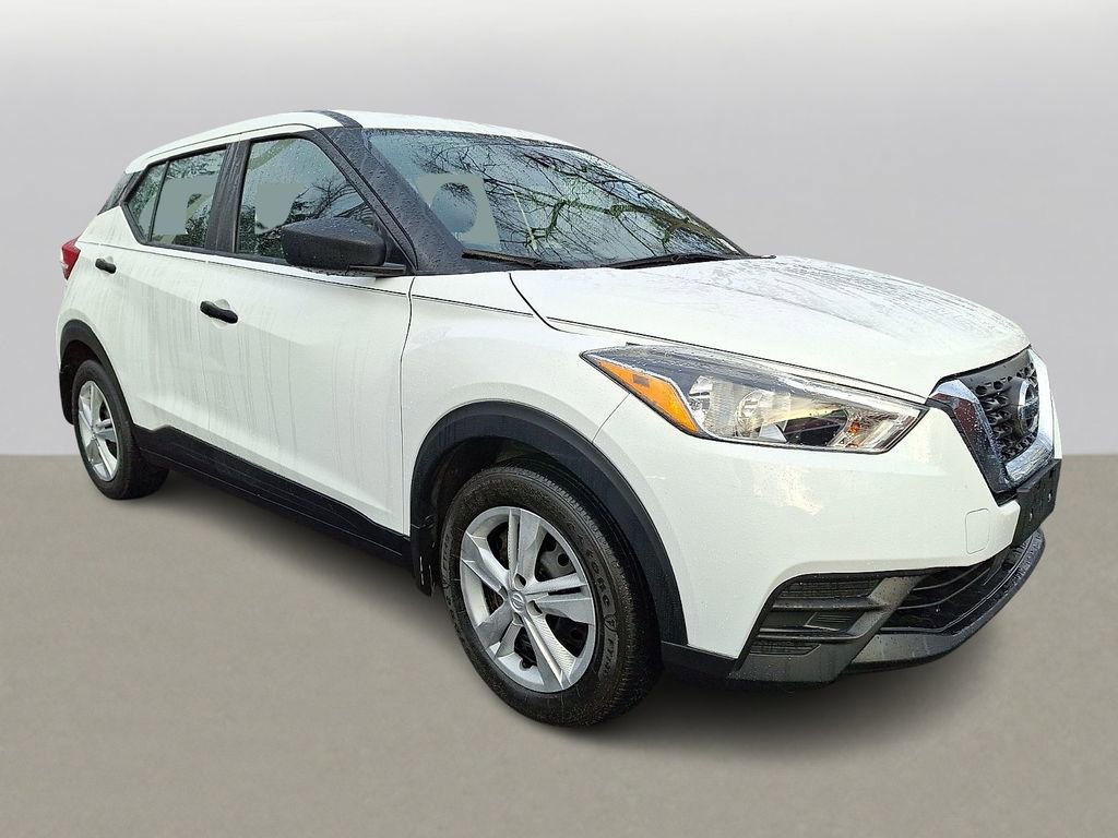 Used 2020 Nissan Kicks S image 3