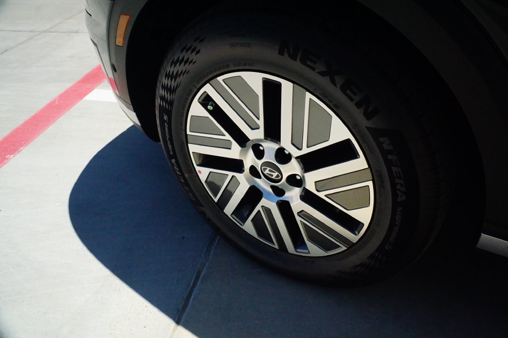 New 2026 Hyundai Palisade SEL Premium FWD image 8