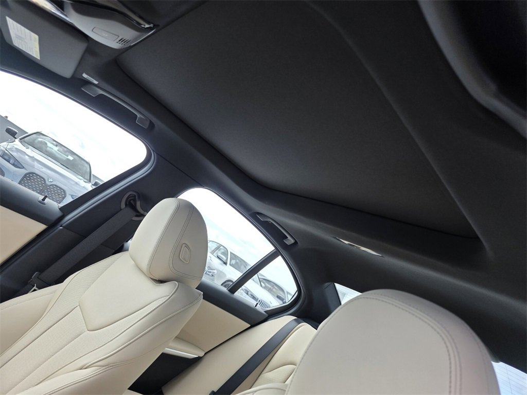 New 2026 BMW 330i Sedan w/ Premium Package image 10