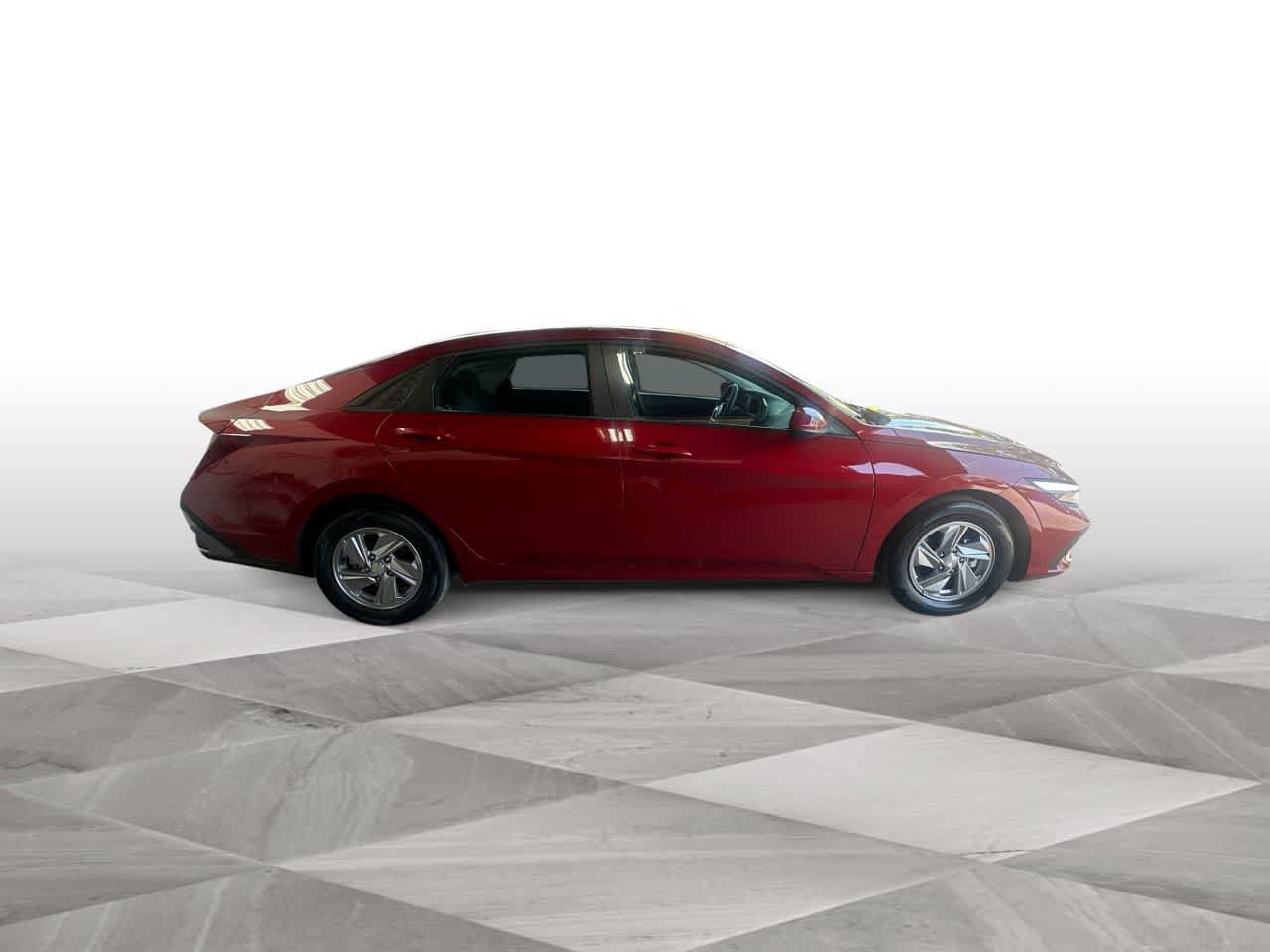 Used 2026 Hyundai Elantra SE FWD image 9