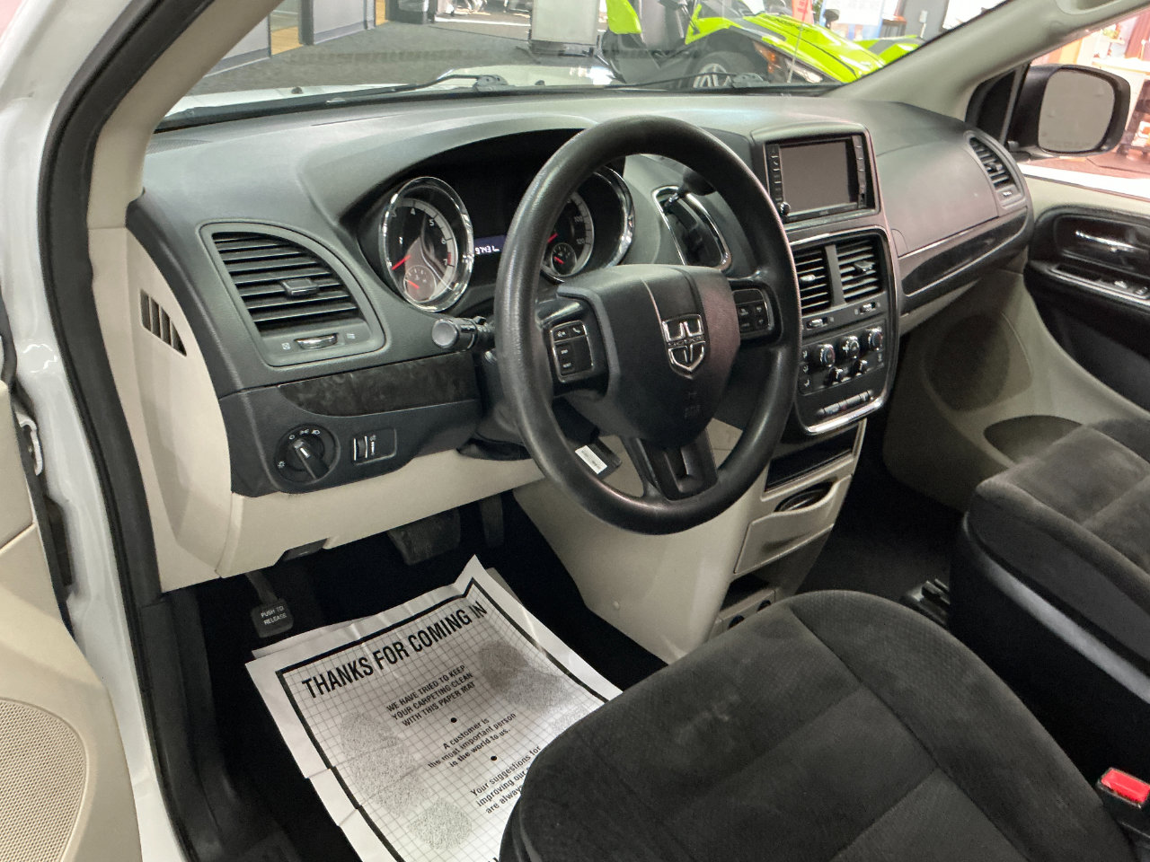 Used 2019 Dodge Grand Caravan SE w/ UConnect Hands-Free Group image 13