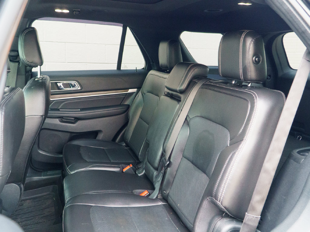Used 2018 Ford Explorer Limited w/ Equipment Group 301A AWD/4WD image 18