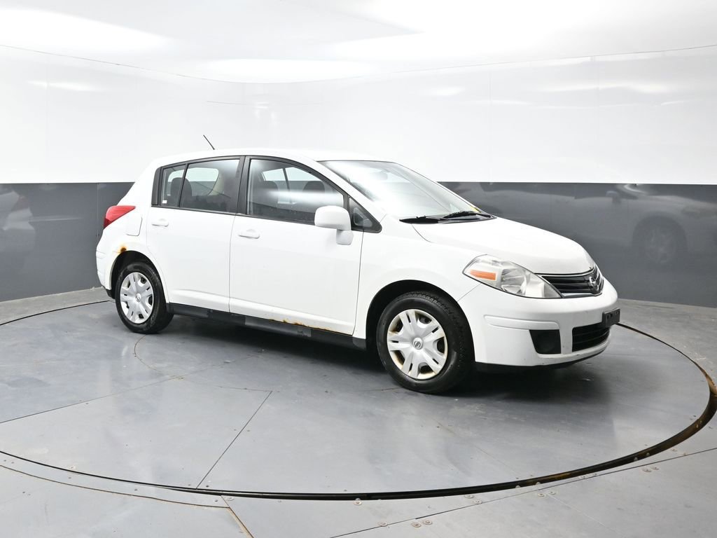 Used 2011 Nissan Versa 1.8 S FWD image 3