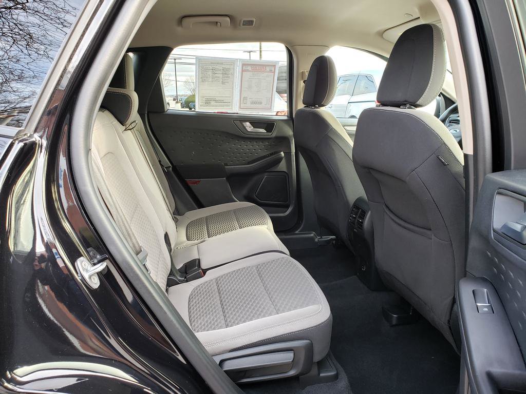 Used 2020 Ford Escape SE image 15