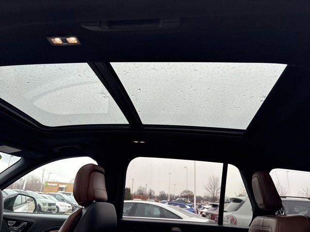 Used 2020 Lincoln Aviator Reserve w/ Equipment Group 201A image 16