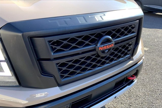 Used 2021 Nissan Titan PRO-4X w/ Pro-4x Convenience Package AWD/4WD image 30