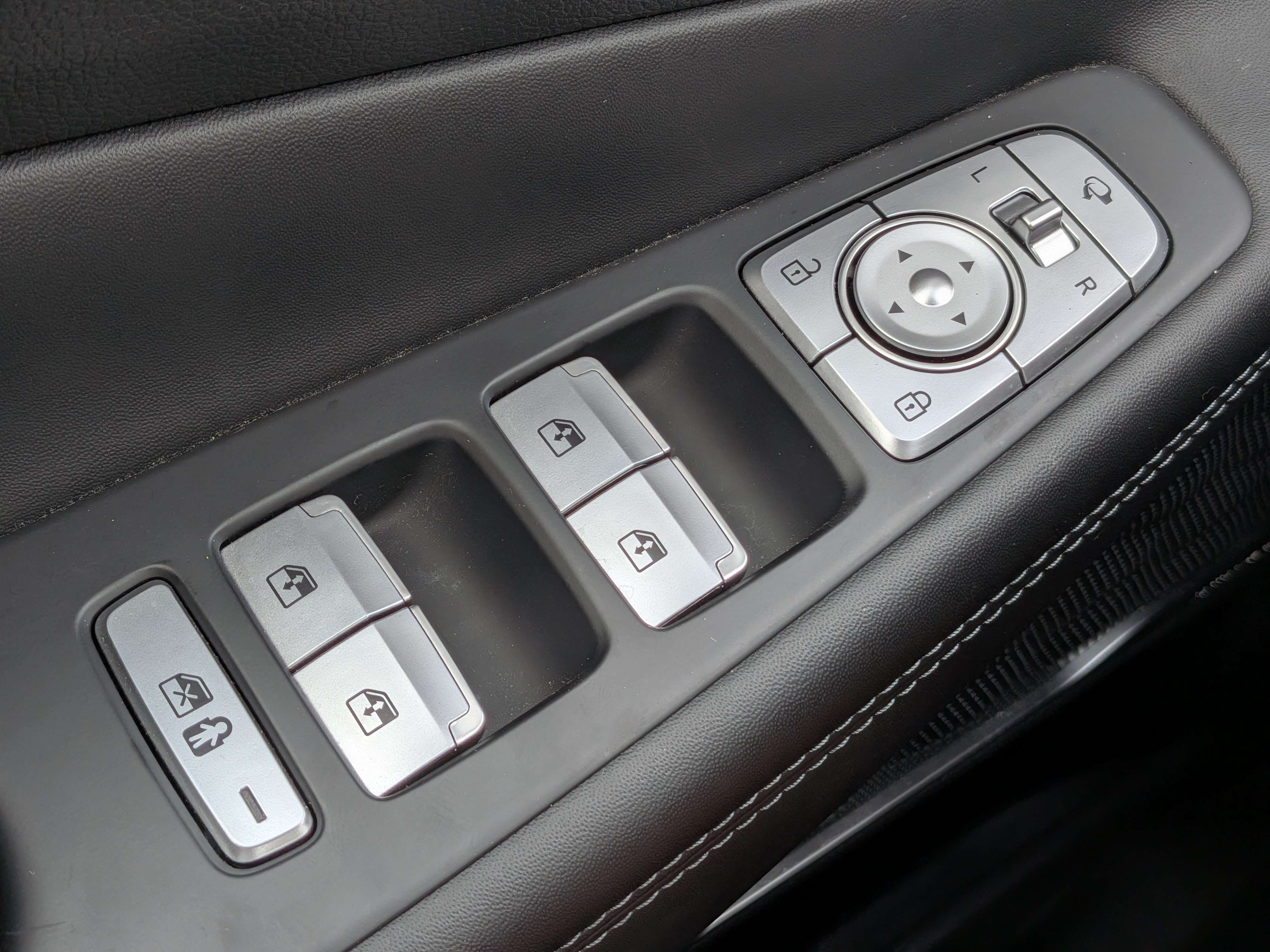 Used 2023 Hyundai Santa Fe Calligraphy AWD/4WD image 23