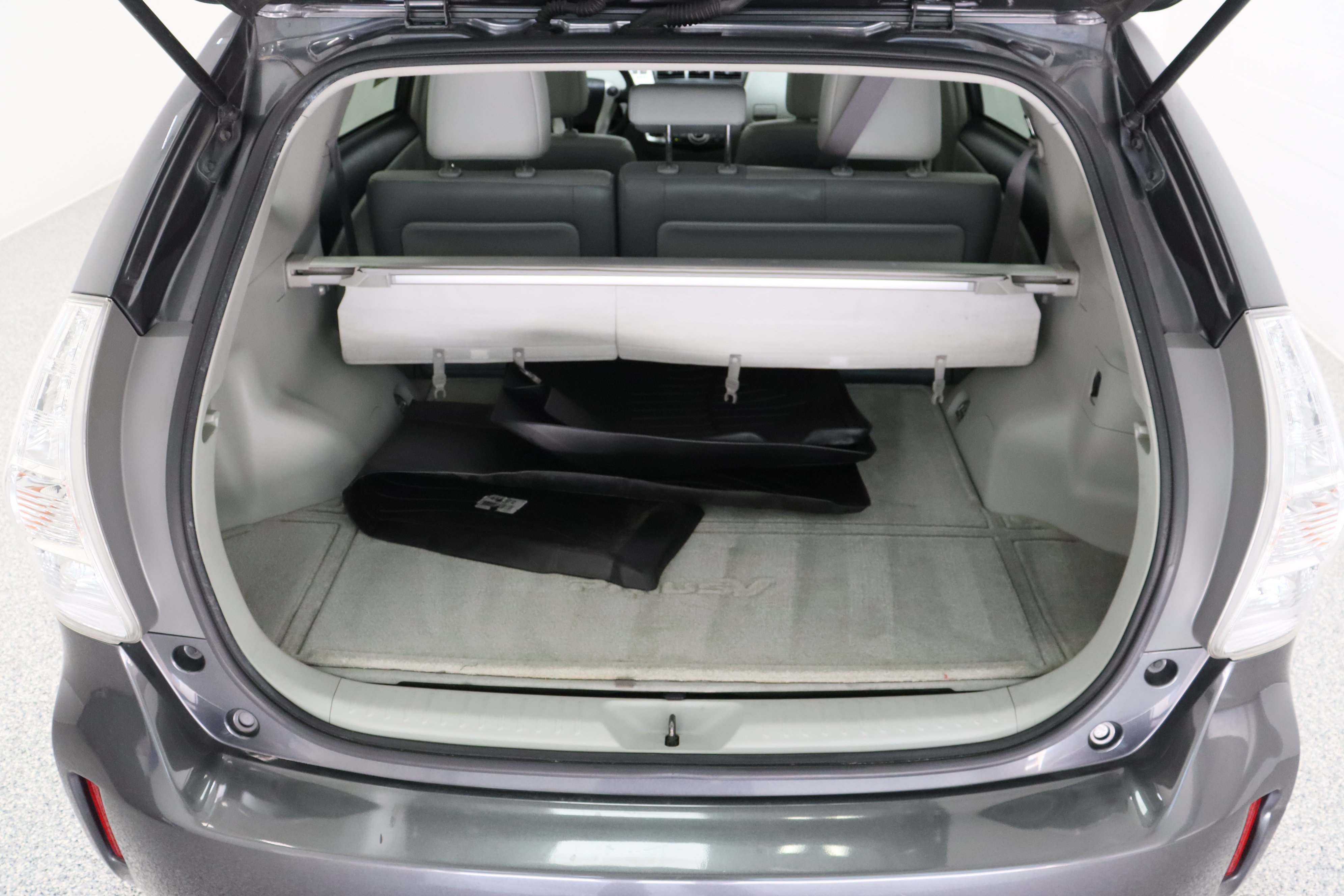 Used 2013 Toyota Prius V Five FWD image 31