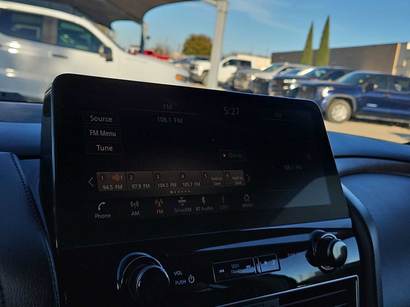 Used 2022 Nissan Armada SL w/ Captain's Chairs Package AWD/4WD image 24