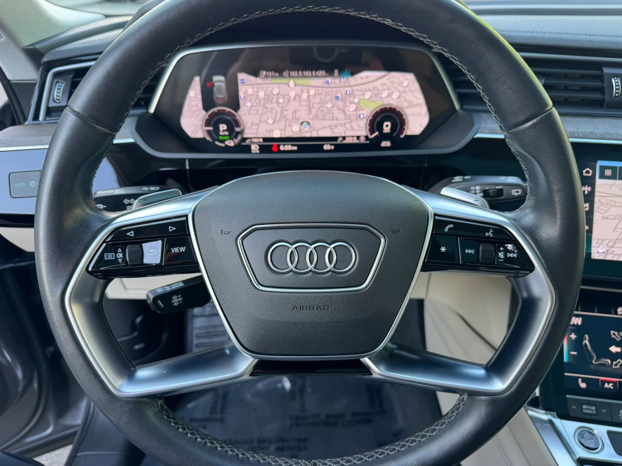 Used 2022 Audi e-tron Premium AWD/4WD image 29