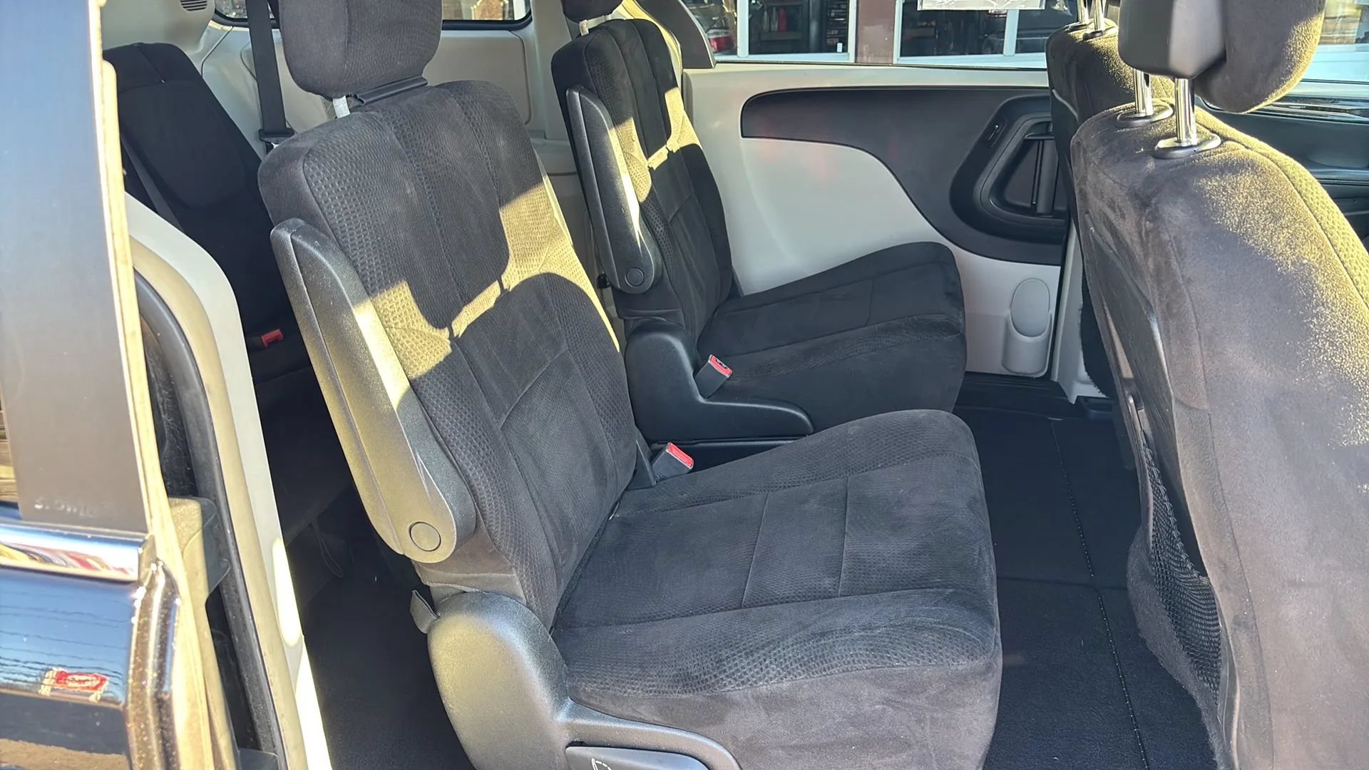 Used 2012 Dodge Grand Caravan Crew FWD image 30