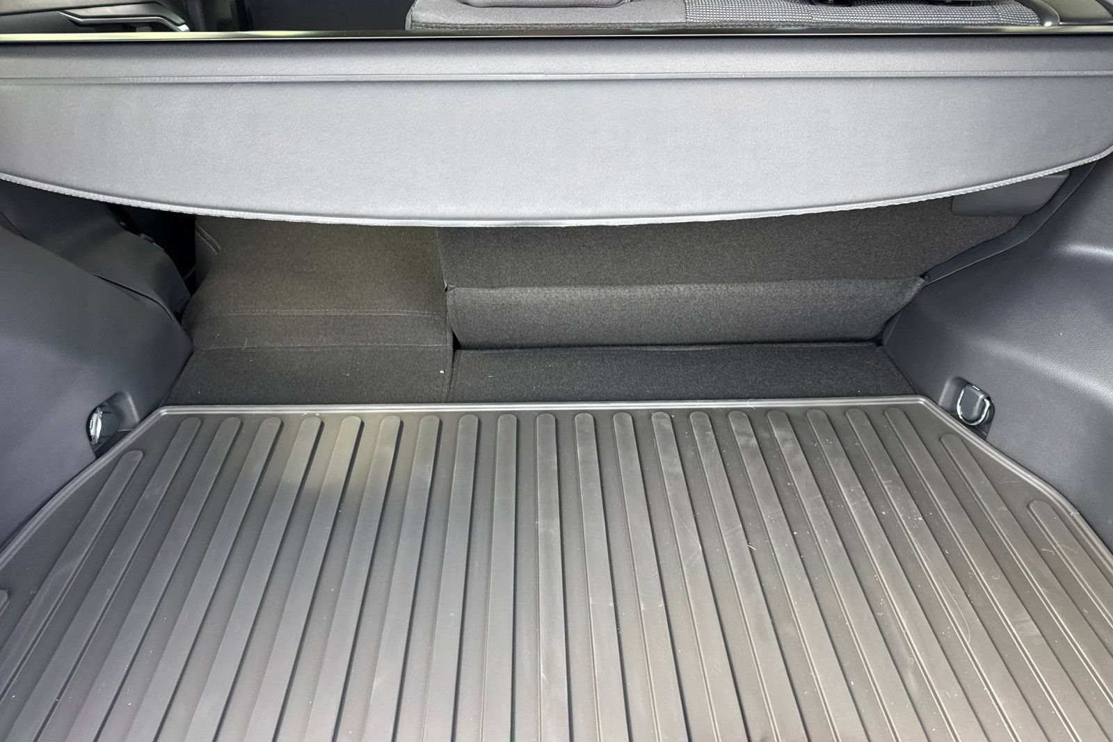 Certified 2025 Toyota RAV4 LE FWD image 21