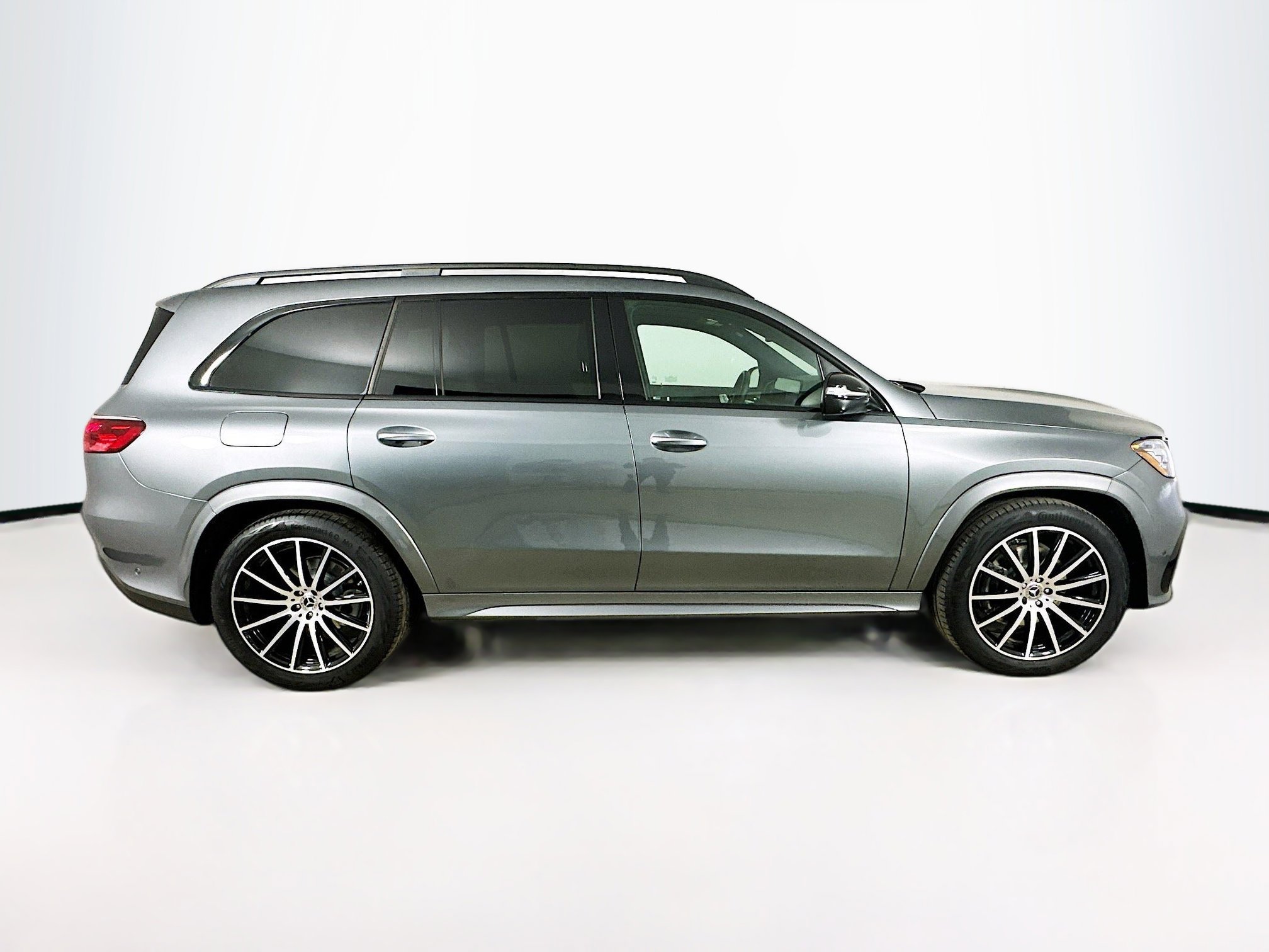 Certified 2025 Mercedes-Benz GLS 450 4MATIC image 4