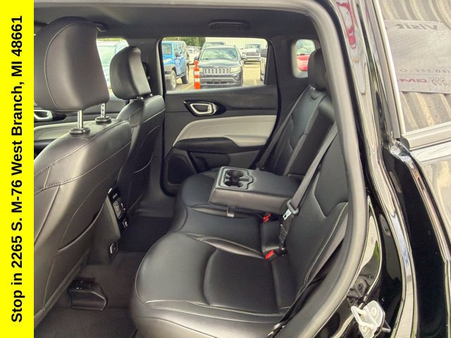 Used 2025 Jeep Compass Limited AWD/4WD image 21