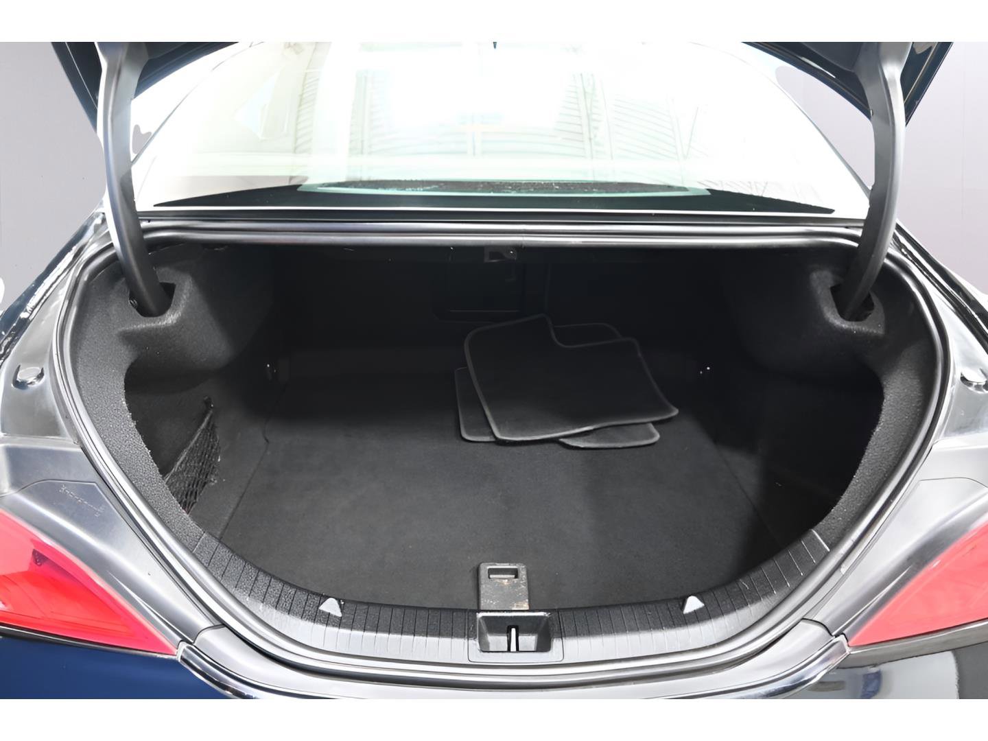 Used 2018 Mercedes-Benz CLA 250 image 18