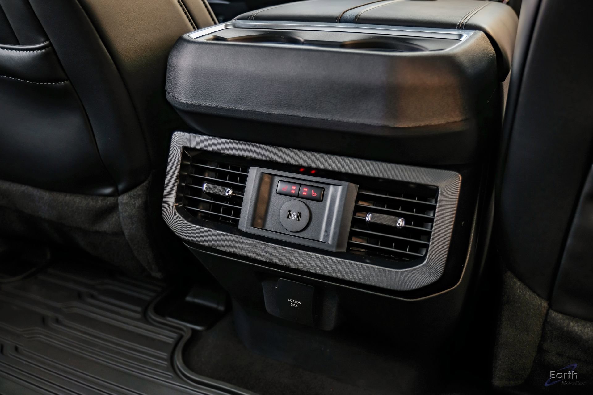 Used 2026 Ford F450 Platinum w/ FX4 Off-Road Package image 98